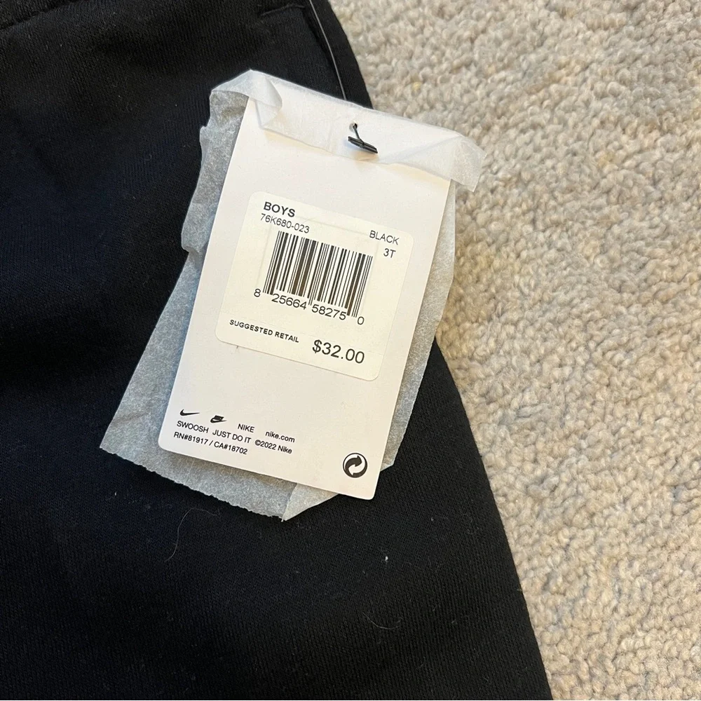 NEW Nike shorts size 3T - Picture 2 of 7